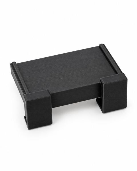 Pinza de tarjeta sobre fondo blanco